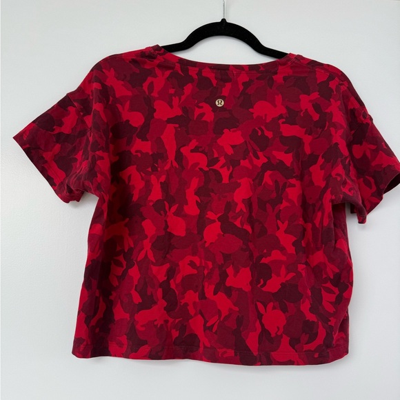 Lululemon New Year Cates Crop T-shirt Year of Rabbit Size 6 $68 - Picture 5 of 5